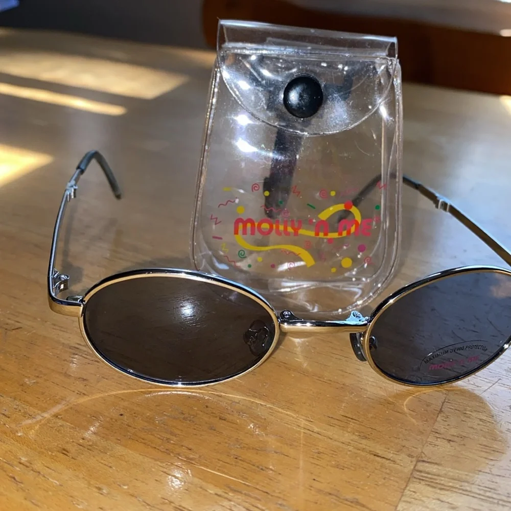 Molly’n me sunglasses UV400 protection like new